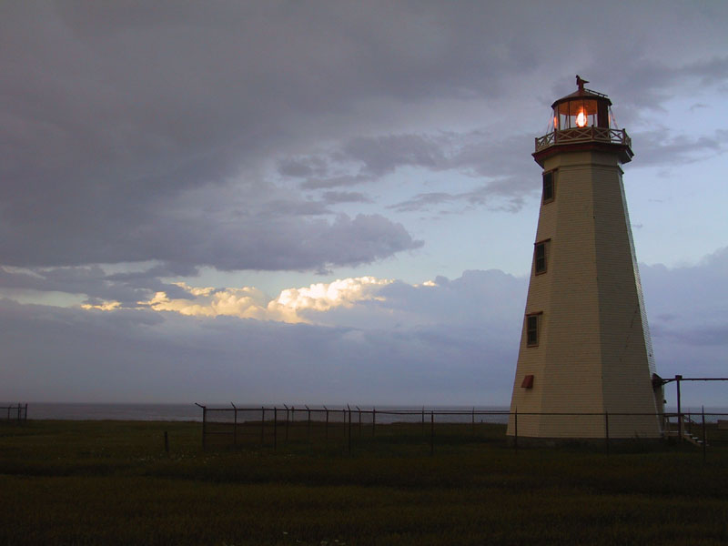 photography, PEI, vacation, canon G1, lighthouse, clouds, north cape